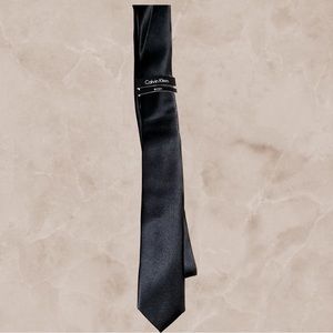 Calvin Klein Slim Black Satin Tie